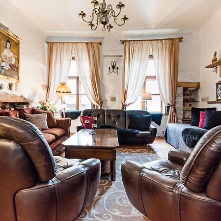 Historical Two-Bedroom Apartment With Sauna, Jacuzzi And Fireplace Tallinn Buitenkant foto