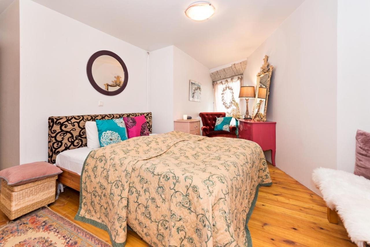 Historical Two-Bedroom Apartment With Sauna, Jacuzzi And Fireplace Tallinn Buitenkant foto